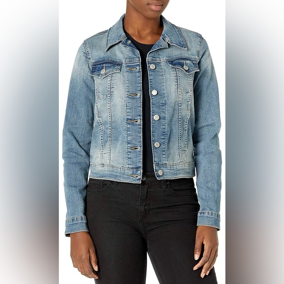 Signature by Levi Strauss Jackets & Blazers - NWT Signature by Levi Strauss & Co. Gold Label Women's Original Trucker Jacket M